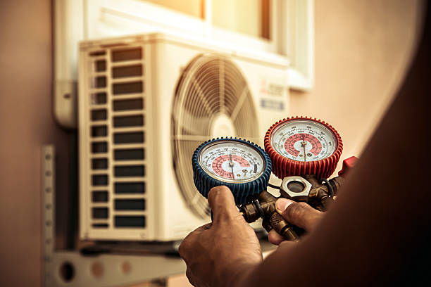 Professional Hvac Installation technician working in Mansfield, TN